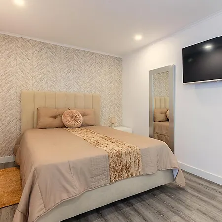 Myplacelisbon - Lumiar Luxury House Tatil Evi *